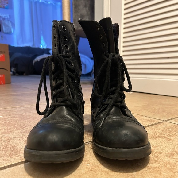 Steve Madden Troopa Boots - Picture 1 of 4